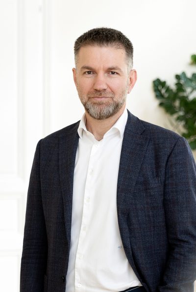 Startseite Über mich Aurel Toma Portrait